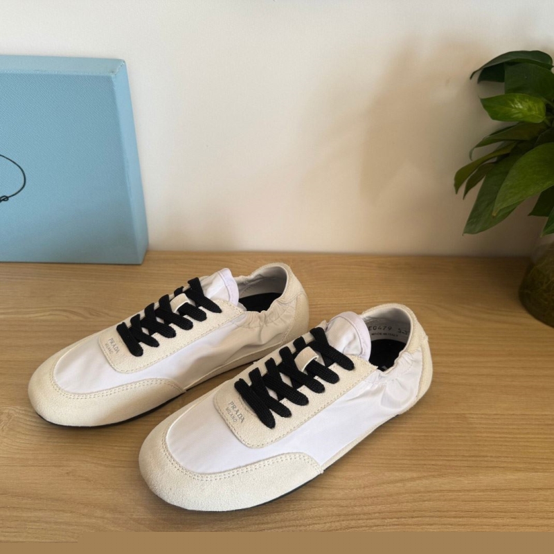 Pra*a casual shoes